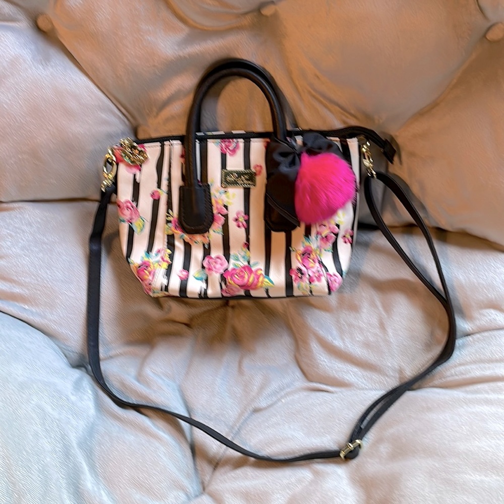 Luv Betsy purse 💋
